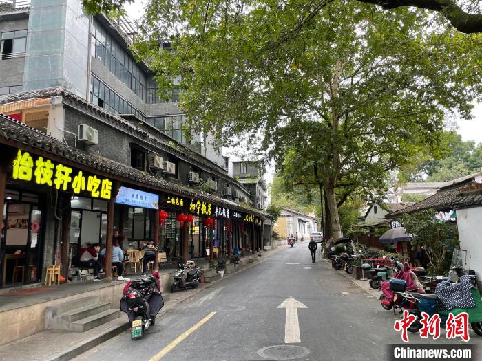 杭州鳳凰山腳路，這也是當(dāng)年南宋大臣上朝的通道 嚴(yán)格 攝