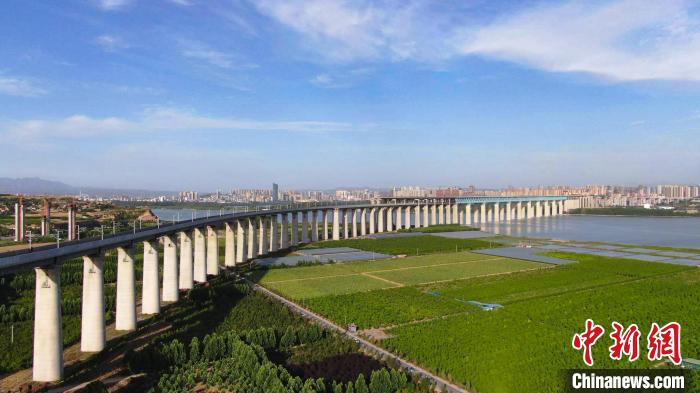 圖為浩吉鐵路線。　國鐵西安局 供圖