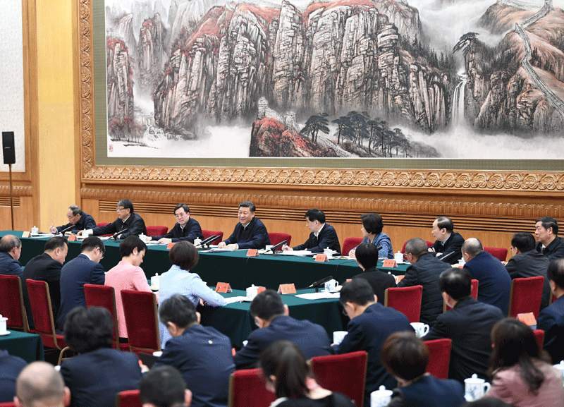 2019年3月18日，中共中央總書記、國家主席、中央軍委主席習近平在北京主持召開學校思想政治理論課教師座談會并發(fā)表重要講話。新華社記者 謝環(huán)馳 攝