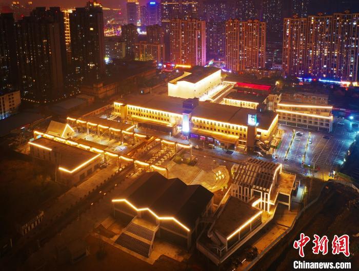 航拍東湖意庫園區(qū)夜景。　南昌市東湖區(qū)委統(tǒng)戰(zhàn)部供圖