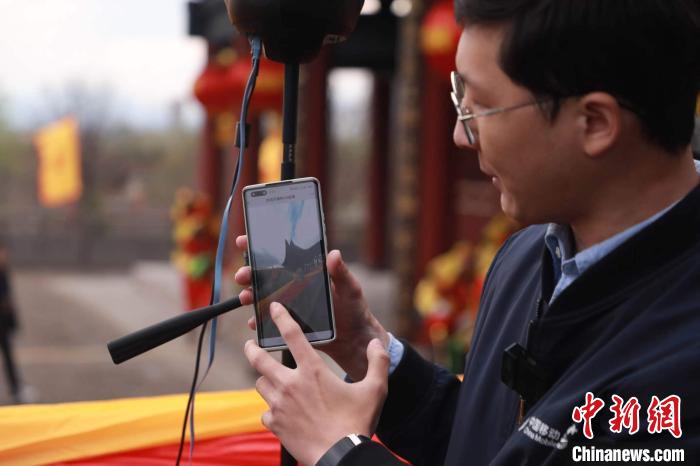“5G+VR”全景直播可對景區(qū)進行720度實時展現(xiàn)?！∠蛏?攝